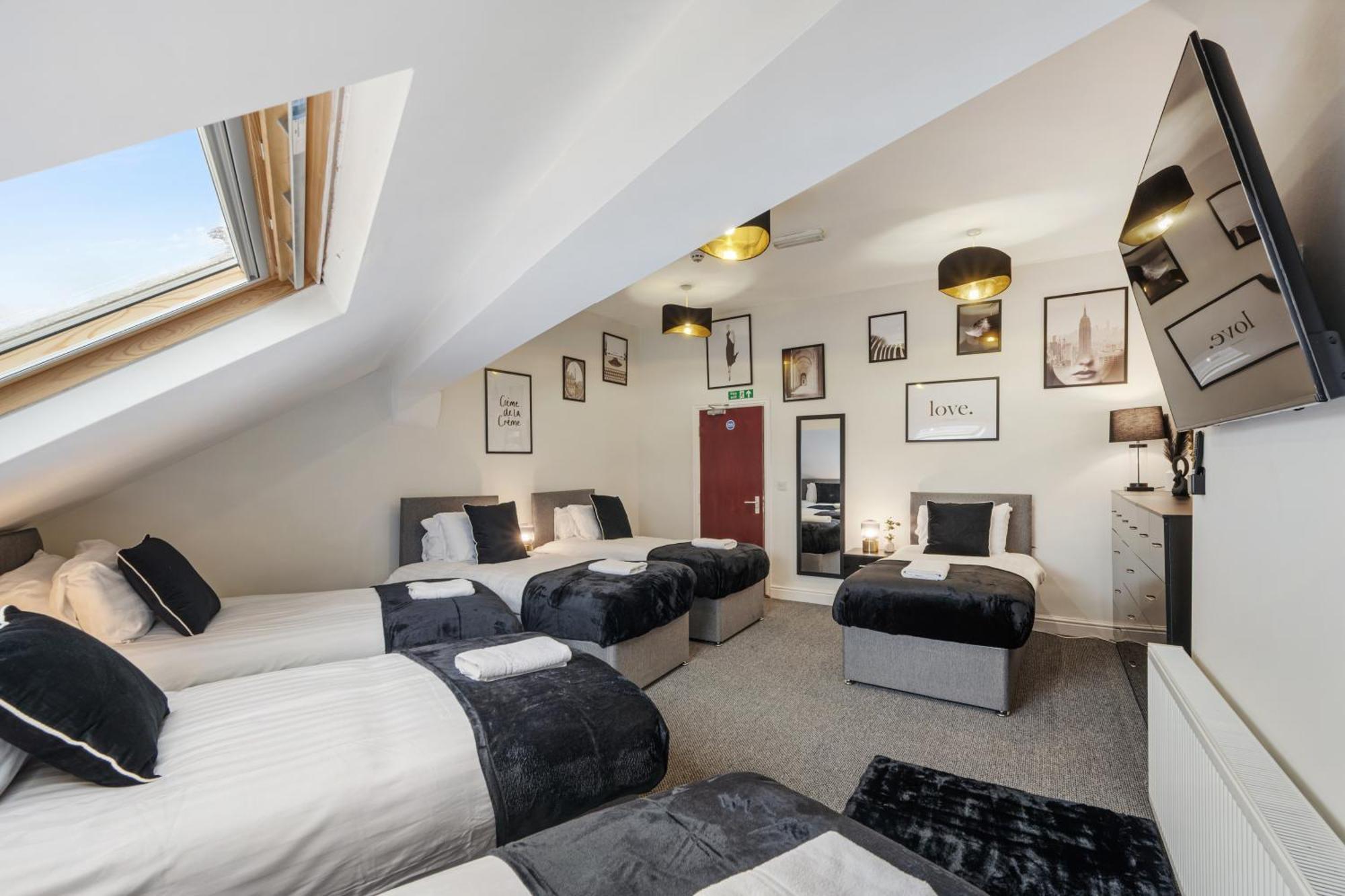 Air Host & Stay - Anfield Cosy Stays, Sleeps 14 Liverpool Kültér fotó