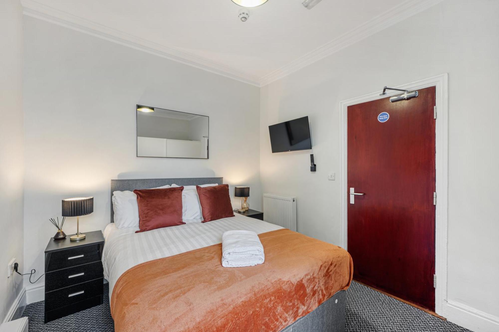 Air Host & Stay - Anfield Cosy Stays, Sleeps 14 Liverpool Kültér fotó